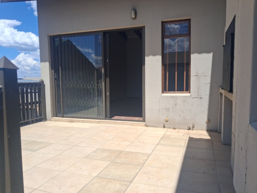 To Let 3 Bedroom Property for Rent in Hillside Free State